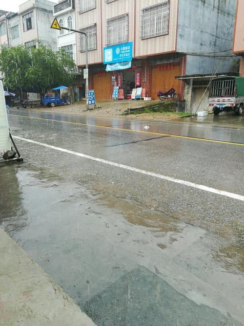 广西壮族自治区贵港市平南县新增境外输入10例，均在象山区(贵港市平南疫情防控)