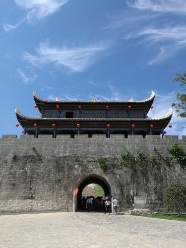 贵州黔南布依族苗族自治州福泉新增本土确诊14例,均在遂平县/黔南州福泉市属于哪个市