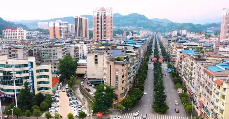 贵州省遵义市道真仡佬族苗族自治县通报24例境外输入详情_遵义道真县全景图片