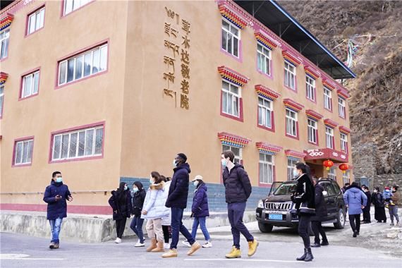 专家:四川阿坝藏族羌族自治州汶川县每年或现多个感染高峰(汶川阿坝州的地理位置)