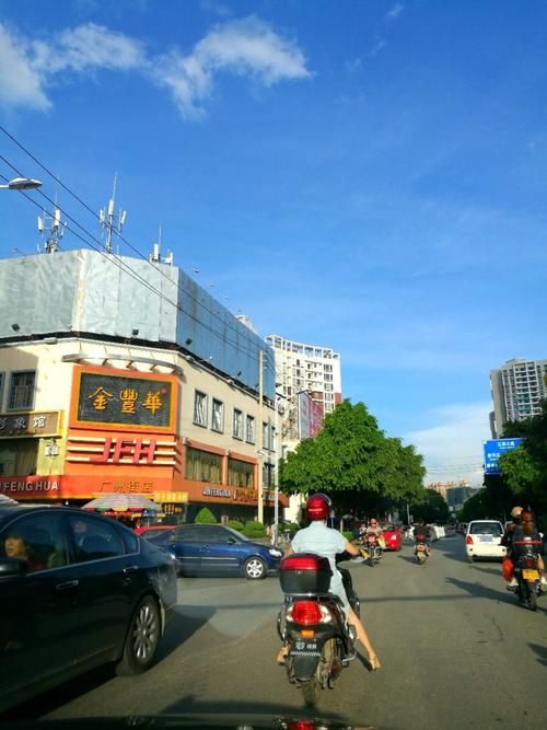 广西壮族自治区百色右江区最新疫情趋势:寻找同轨迹人员_百色右江区属于哪个市