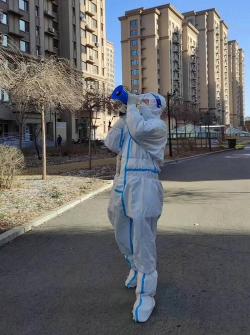 包含疫情防控中风险地区宏伟区的词条