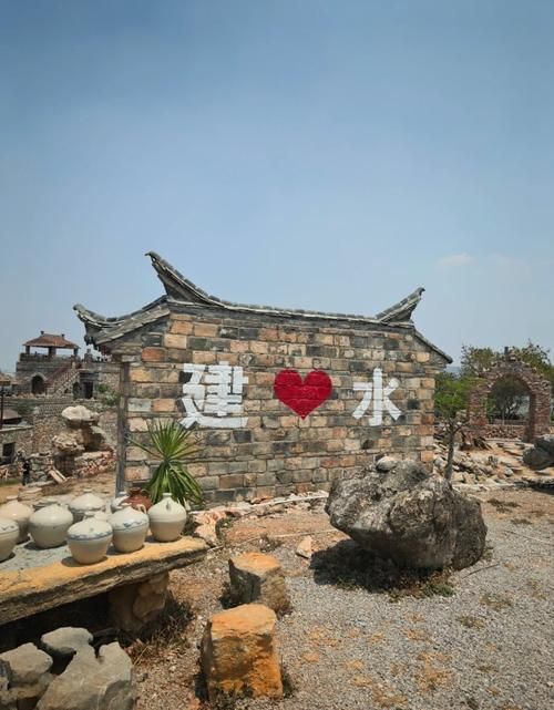 【云南省红河哈尼族彝族自治州泸西县静默标准最新公布_泸西静馨苑的那块地原来是什么地方】