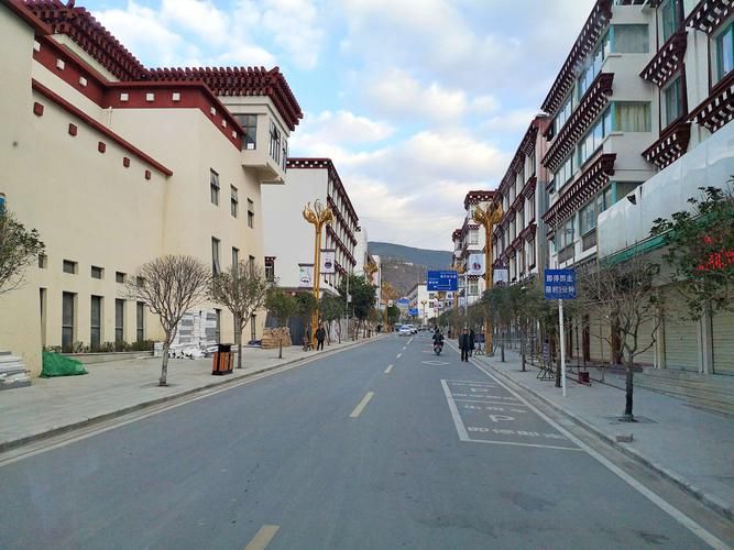 乡城县算是疫情风险地区吗_乡城县城